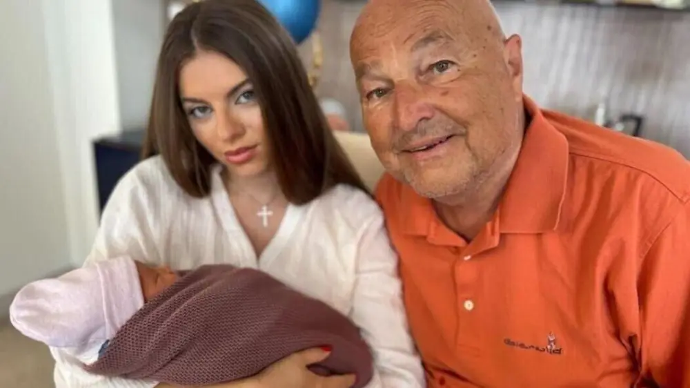 27-летняя девушка из Атырау вышла замуж за 81-летнего немецкого миллиардера